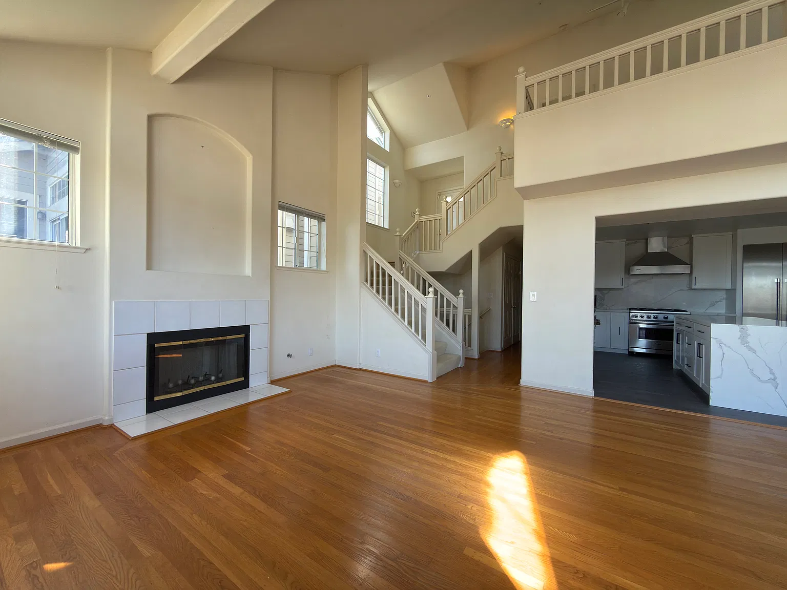 3 bed, 1900 sqft, $6,800 — Photo 2