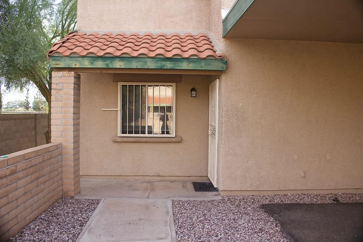 Building Photo - 1315 E Zulema Loop