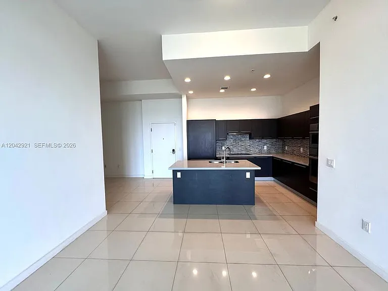 7825 NW 107th Ave #1-706 — Photo 3