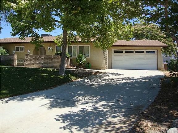 2nd image of 35671 Sierra Ln