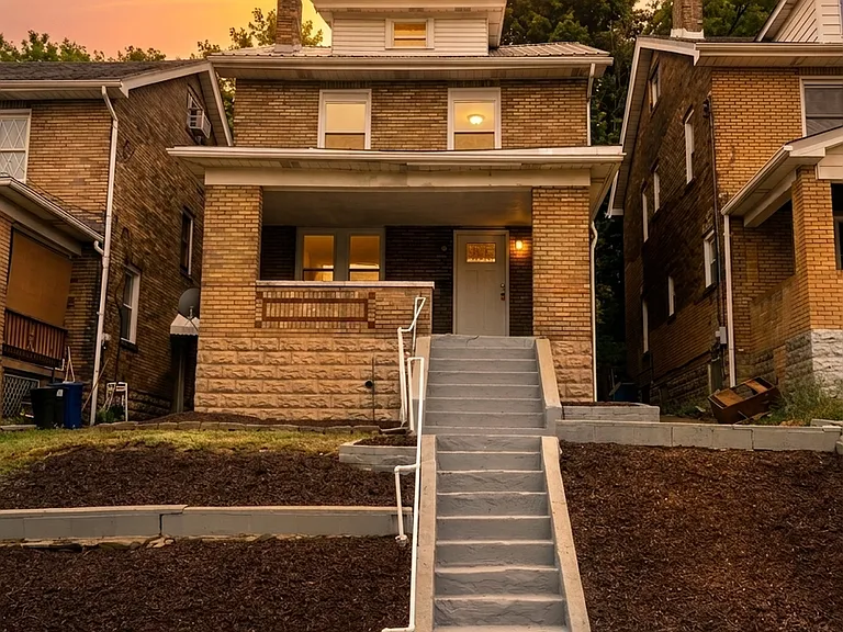 1409 Brookline Blvd — Photo 1