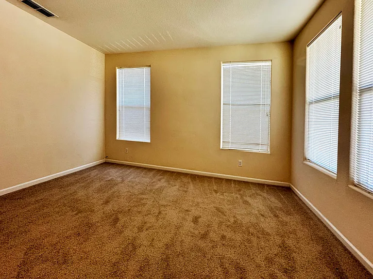 10152 Atkins Dr — Photo 3