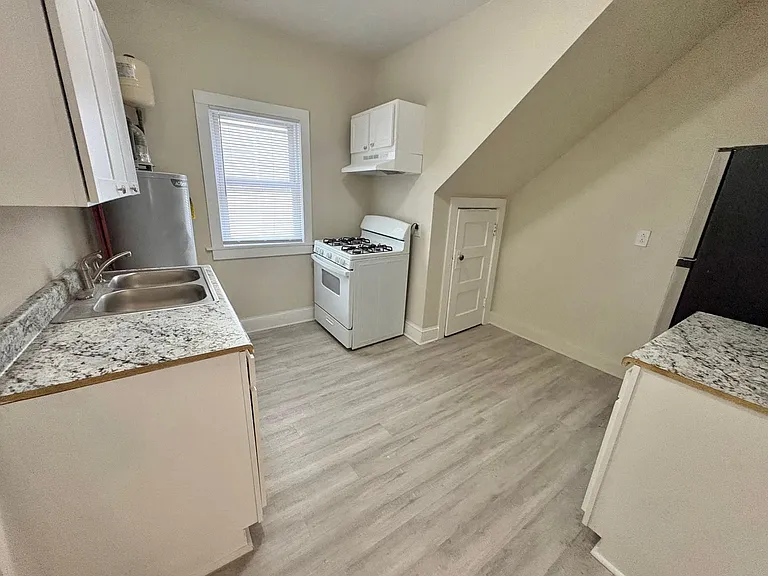 605 Hammond St — Photo 15