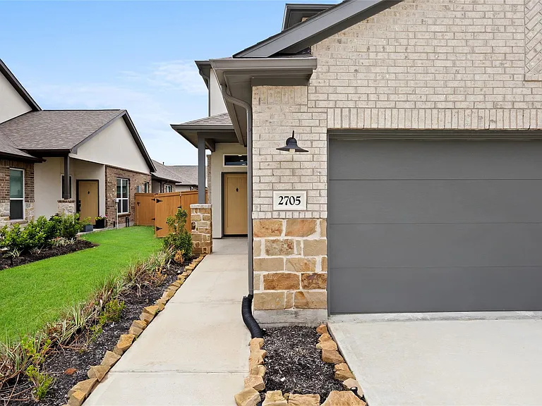 2635 Aruba Bend Dr — Photo 2