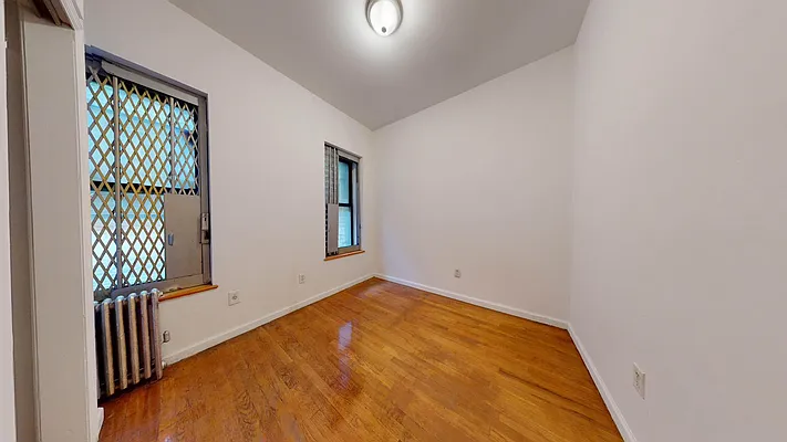 Rented by Bond New York | media 19