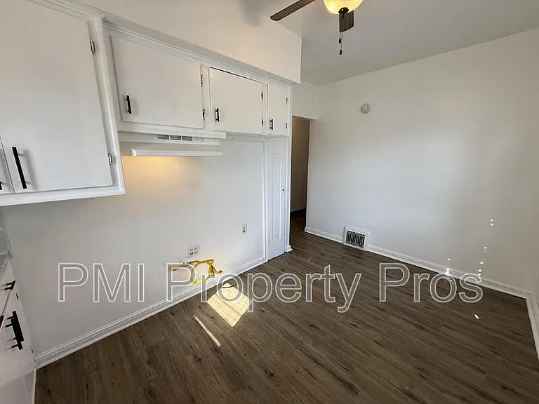 2821A N 57th St — Photo 5