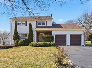 14 Downing Dr, East Brunswick, NJ 08816