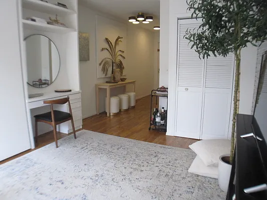 Rented by Carol T. Marino, LREB | media 2