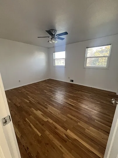 662 Budlong St — Photo 3