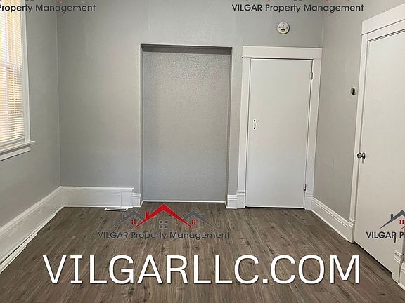 3rd image of 4856 Magoun Ave Unit 1