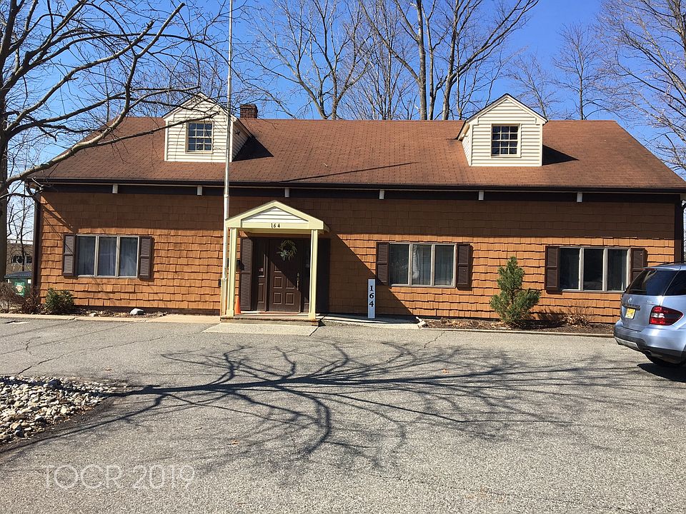1st image of 164 Franklin Tpke