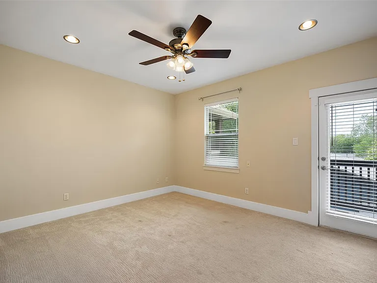 1007 Taulbee Ln #E — Photo 9