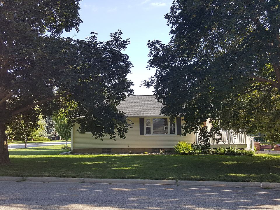 2nd image of 307 6th St NW