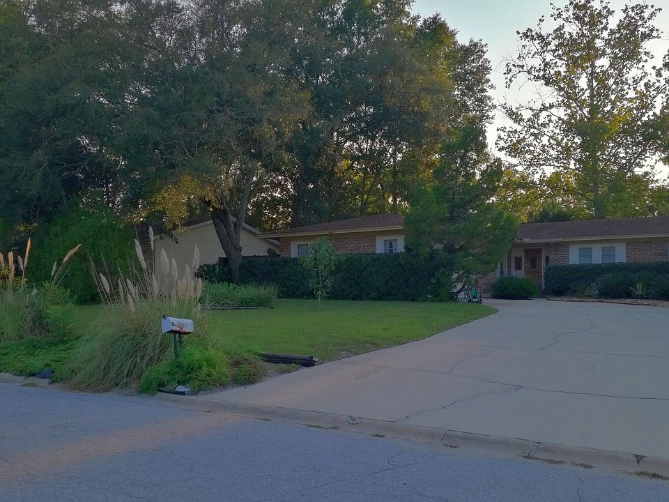 1st image of 3630 Red Oak Cir W
