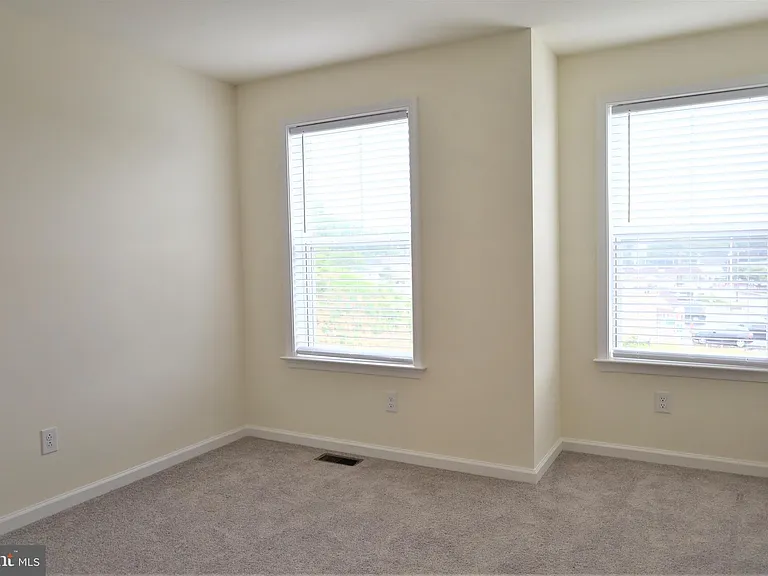 61 Becker Dr — Photo 26