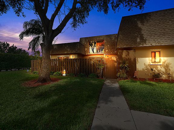 2nd image of 301 Waterview Dr