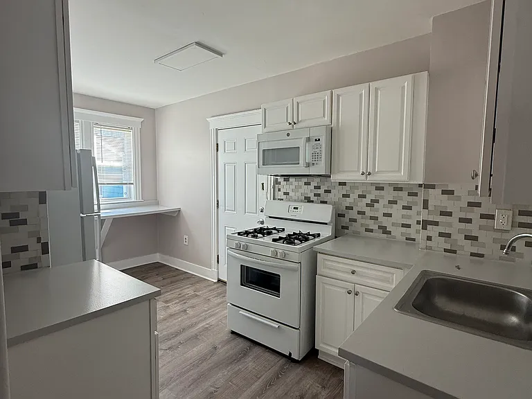 26 Harwood St #4 — Photo 1