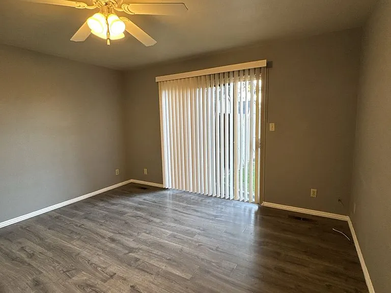3504 W Cutler Ave — Photo 18