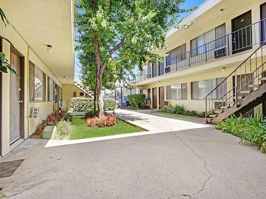 Studio, 453 sqft, $1,495 — Photo 4