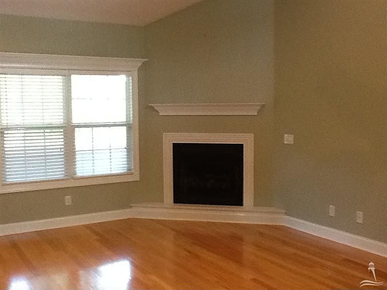 2nd image of 4847 Charter Oak Dr