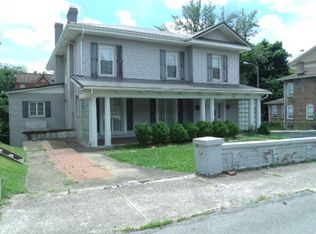 320 Madison St, Mount Hope, WV 25880