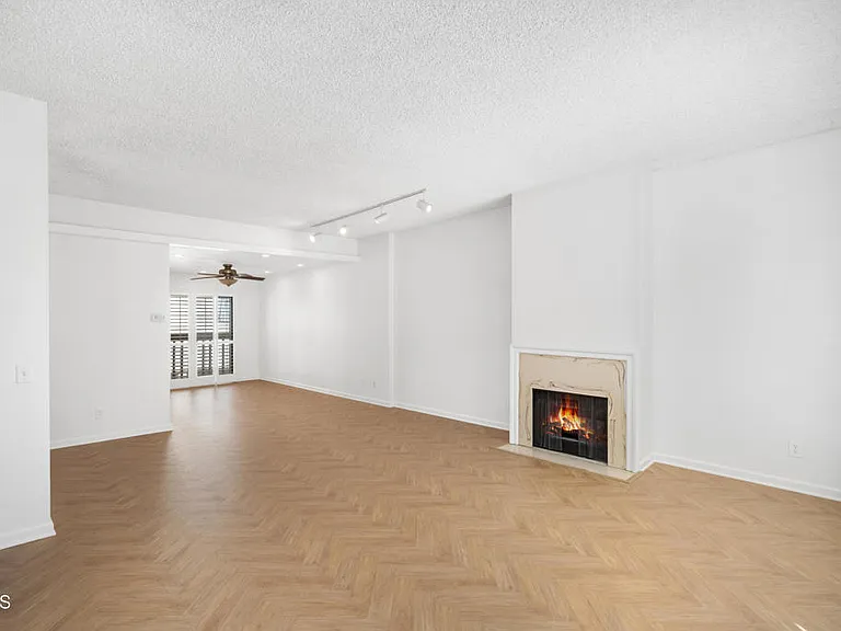813 N Monterey St #3 — Photo 4