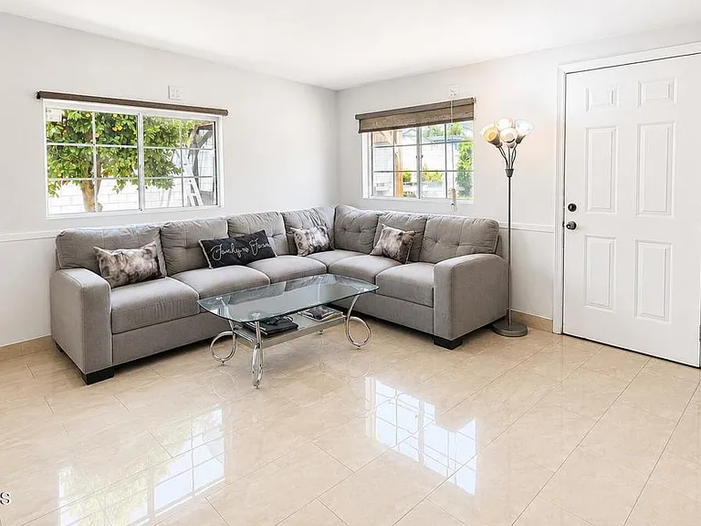 7330 Satsuma Ave — Photo 21