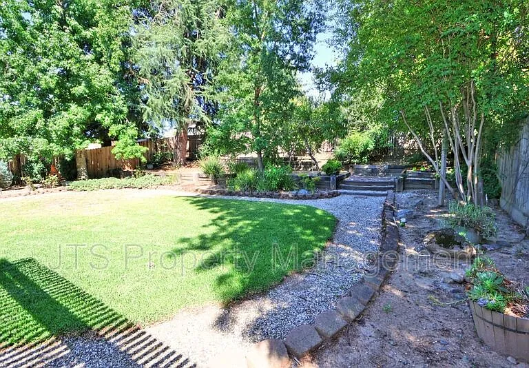 6830 Mellodora Dr — Photo 58