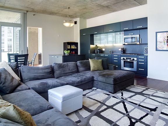 5th image of 550 N Saint Clair St APT 1903