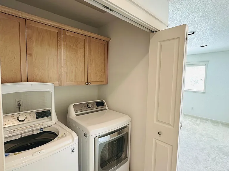 6049 NE Kettering St — Photo 22