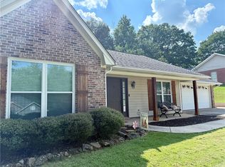 1202 Northgate Dr, Opelika, AL 36801