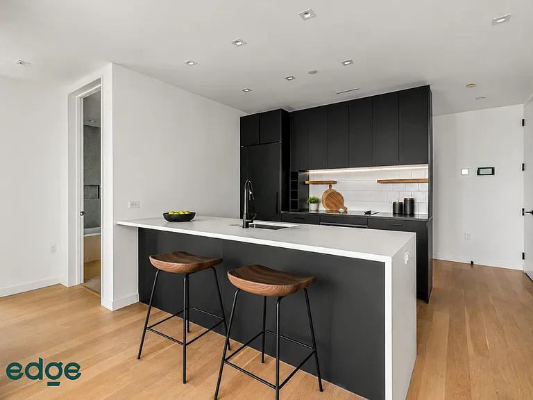 329 Broadway #1330 — Photo 2