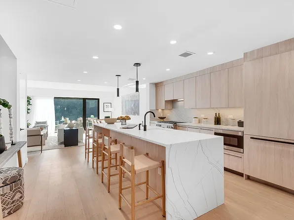 26A Huntington St, Brooklyn, NY 11231