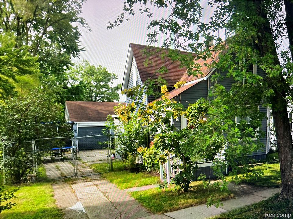 2nd image of 171 Antoine St