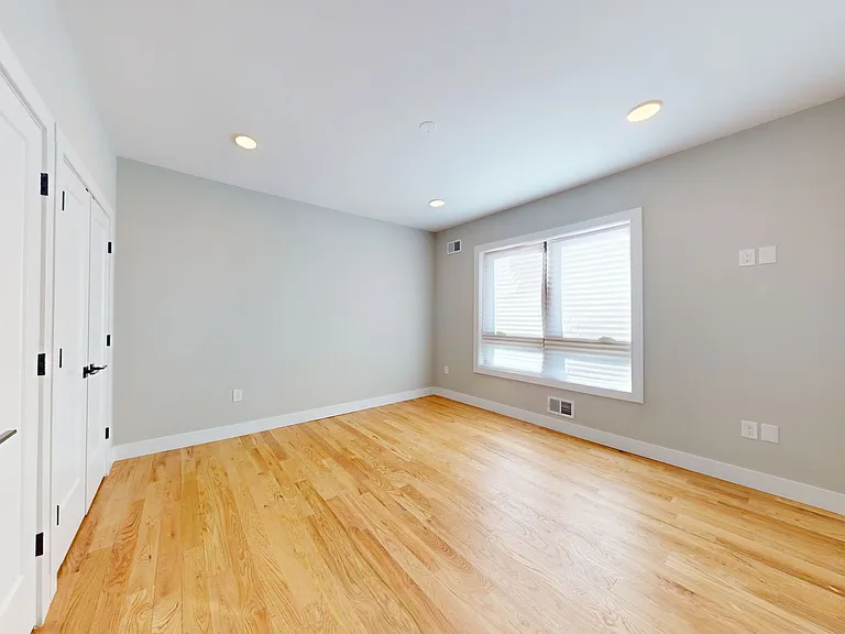 353 Boyden Ave — Photo 16