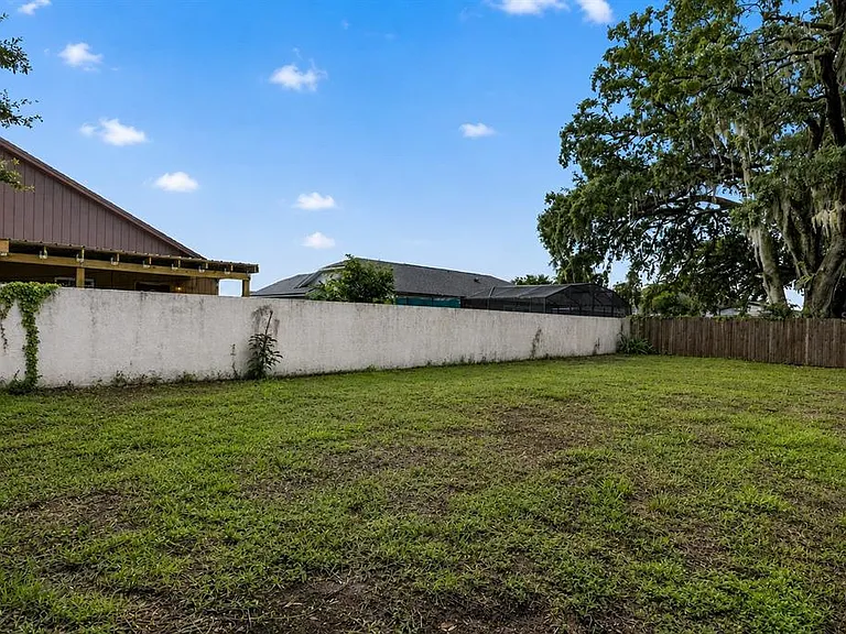 2433 Benjamin Dr — Photo 27