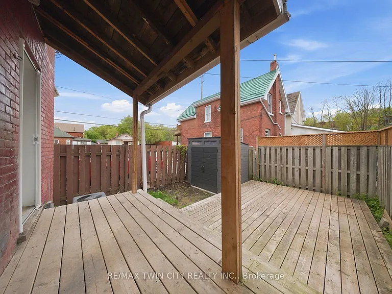 76 N Grey St E — Photo 31
