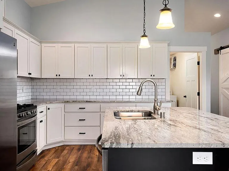 8913 Aldridge Ct — Photo 3