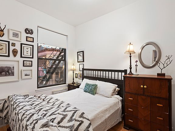 5th image of 330 W 85th St APT 5E