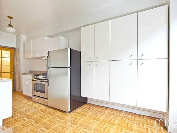 4th image of 172 E 4th St APT 5A
