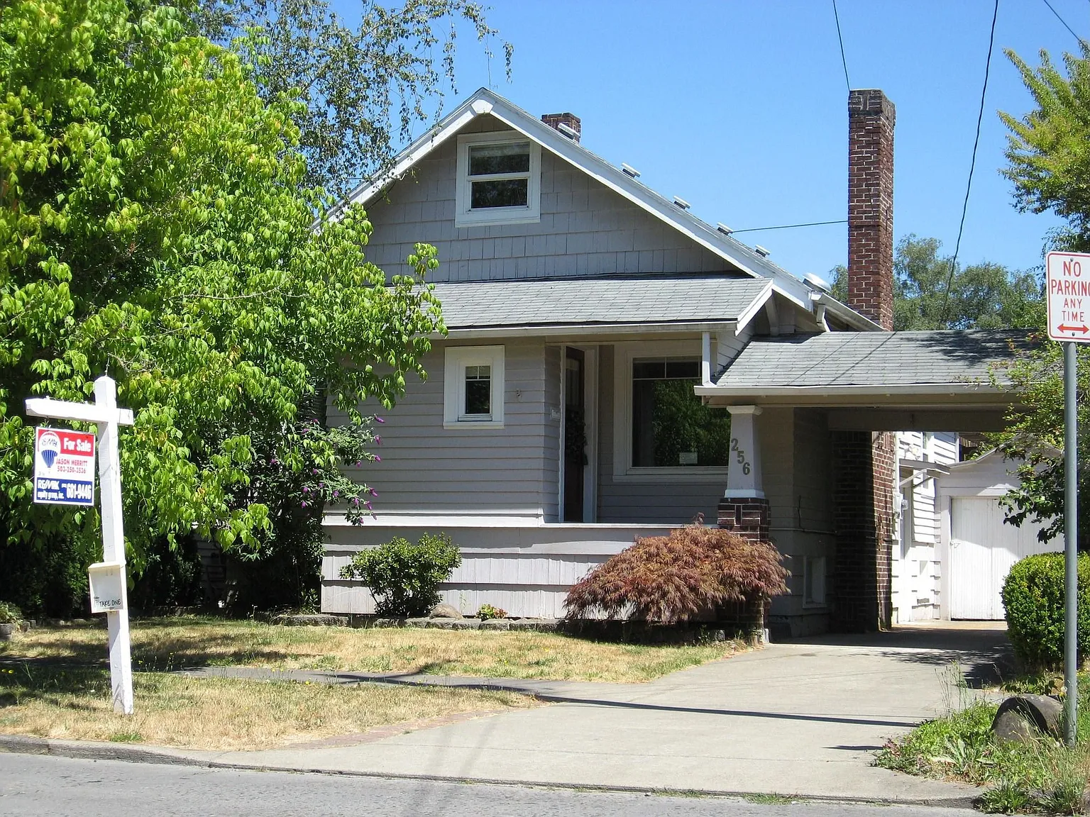256 NE 5th Ave photo 1