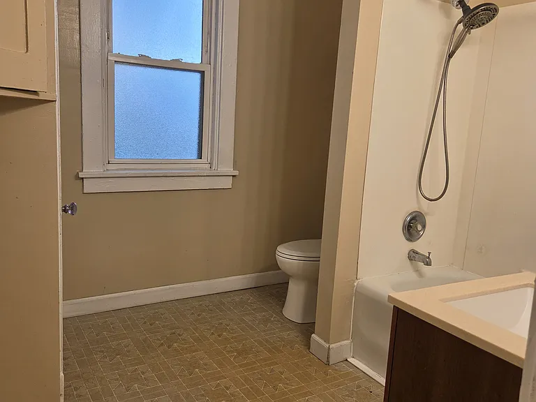 606 Fordham Ave #2 — Photo 7