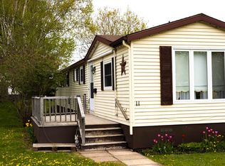 11 Manor Dr, Charlottetown, PE C1A6R2