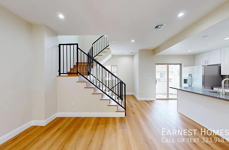 310 N 3rd St #B — Photo 6