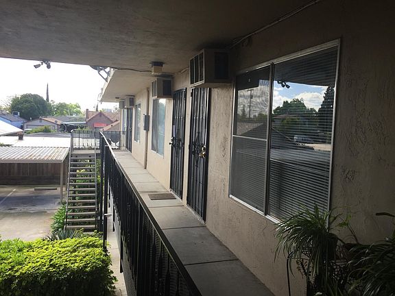 3rd image of 110 E Grove St Unit 22