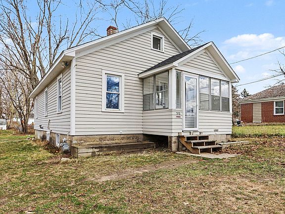 3rd image of 516 Forest St