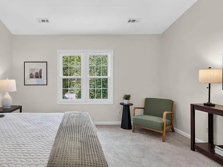 212 Mint Hill Dr — Photo 9