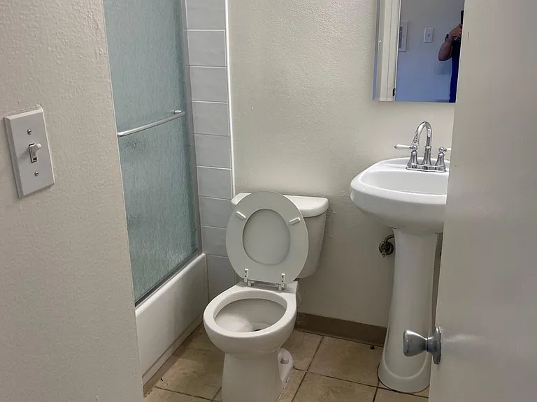 1825 W Maple Ave #1825 — Photo 8