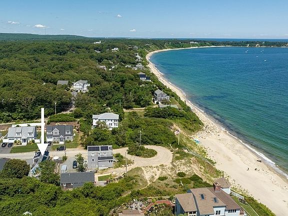 4th image of 10 Cape Cod Ave