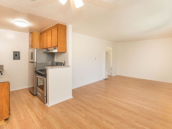 3rd image of 3588 S Centinela Ave #13